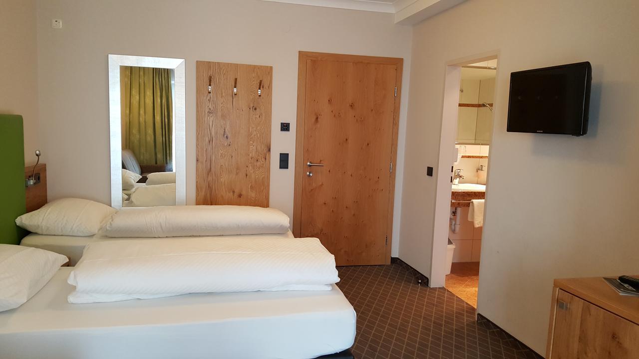Hotel Mozart Landeck Exterior foto